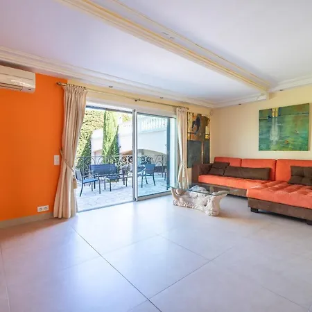 Bright House With Garden And Private Pool Casa de Férias