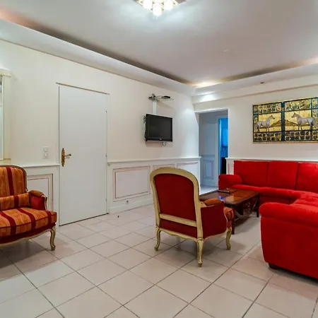 Bright House With Garden And Private Pool