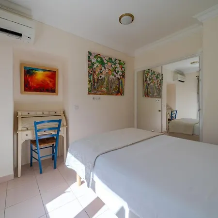 Bright House With Garden And Private Pool Casa de Férias *